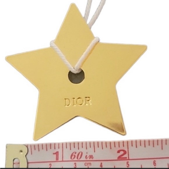 DIOR Gold Tone Star Charm Ornament
Comes with Cloth Bag - Picture 3 of 7